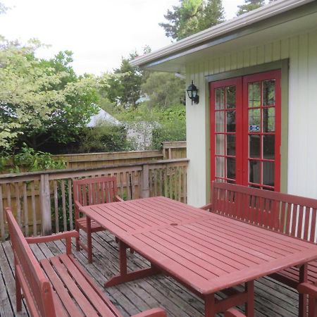Twin Totara Cottage Upper Hutt Exterior photo