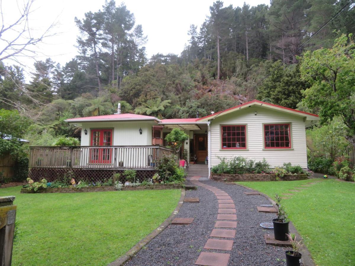 Twin Totara Cottage Upper Hutt Exterior photo