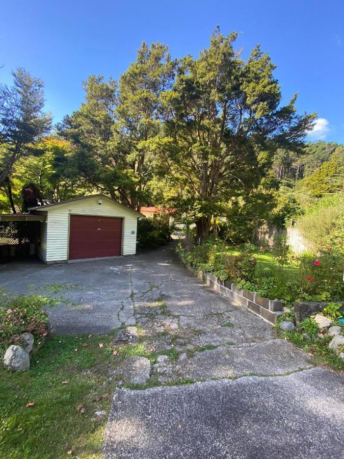 Twin Totara Cottage Upper Hutt Exterior photo