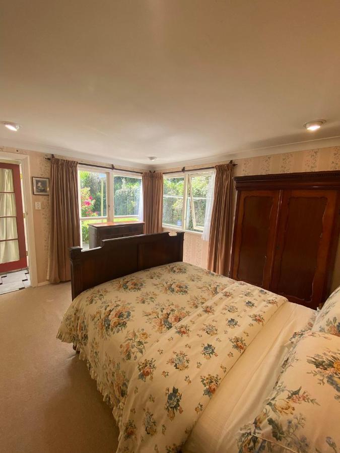 Twin Totara Cottage Upper Hutt Exterior photo